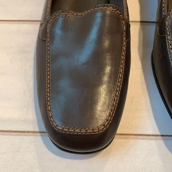 Nordstrom Woman’s Brown Flats  - Picture 3 of 11